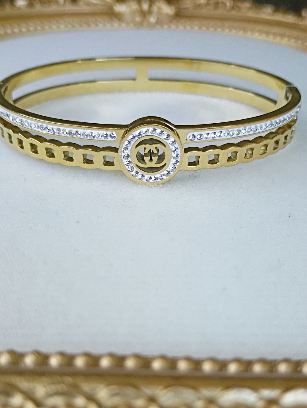 New Gold Chain-Link Crystal Bangle Bracelet